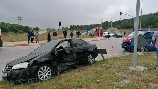Şehit cenazesini karşılamaya giden aile kaza geçirdi