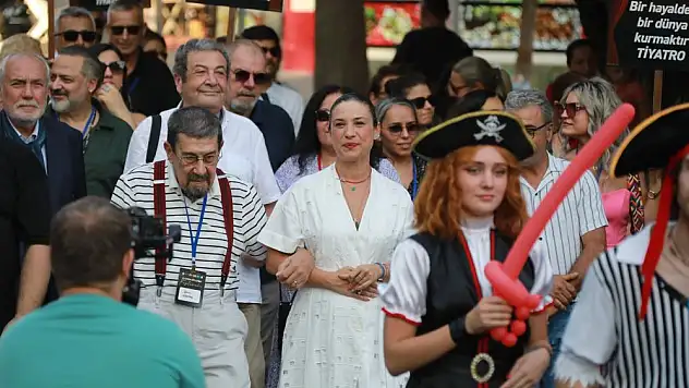 Selçuk’ta tiyatro festivali başladı