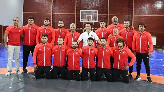 Serbest Güreş Milli Takımı 2023 Dünya Şampiyonası için Sırbistan'da!
