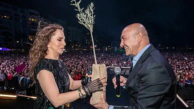 Sertab Erener'den 'Boş verme Oy ver' konseri