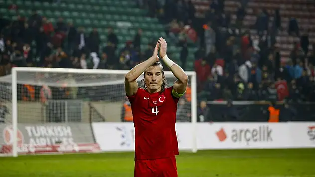 Söyüncü imzayı atıyor