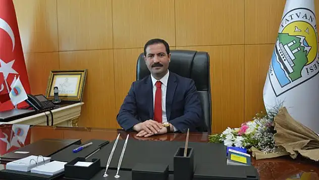 Tatvan Belediye Başkanı kendi etkinliğinde yuhalandı