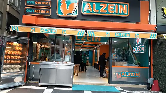 Tavukları çamaşır suyuyla yıkayan Suriyeli esnaf: Bu bizim geleneğimiz