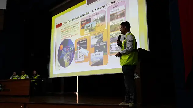 Tire Belediyesi muhtarlara 'İklim Değişikliği ve Sıfır Atık' eğitimi verdi