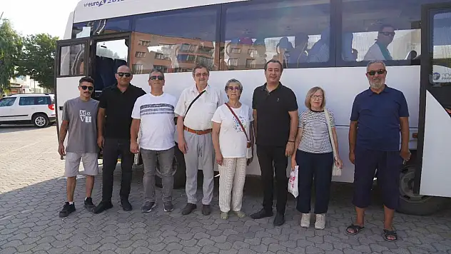 Tire Belediyesi'nden Engelli Vatandaşlara Yaz Morali: Selçuk Plajı Gezisi Düzenlendi