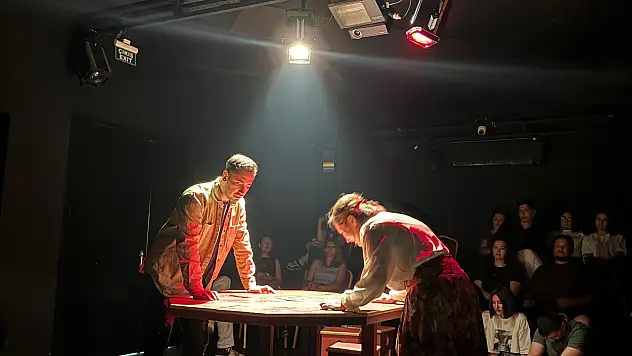 Tire Belediyesi Oda Tiyatrosu Sezonu 'Dümen' ile Kapattı