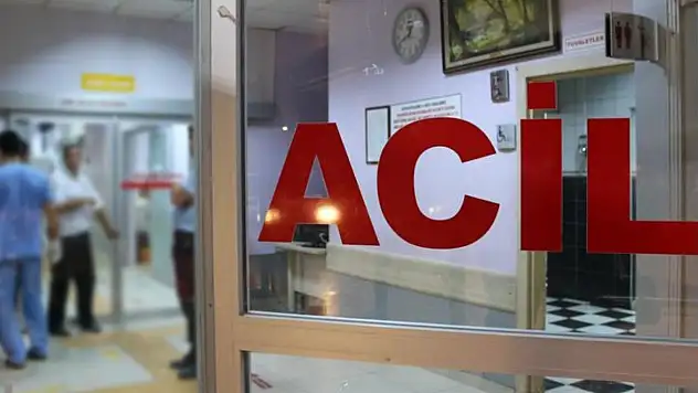 Tire'de 4 Öğrenci Aynı Yemekten Sonra Hastaneye Kaldırıldı