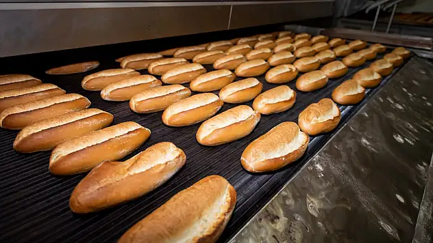 Tire'de Ekmek Fiyatlarına Zam: Fırınlarda 15 TL, Halk Ekmek'te 12 TL