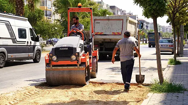 Tire'de Hürriyet Mahallesi'nde Asfalt Yama Çalışması Yapıldı