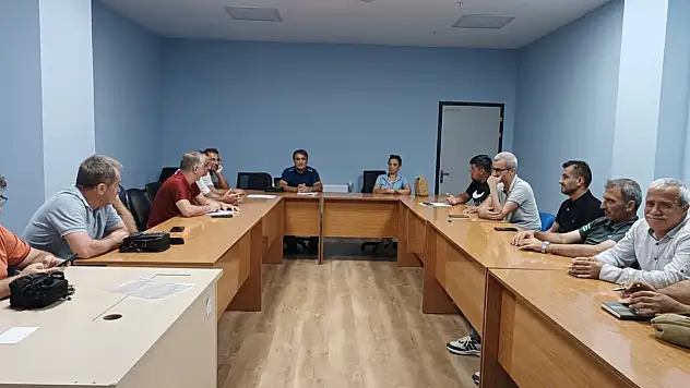 Tire'de Taşımalı Eğitim Öğrencilerinin Yemek Hizmeti Görüşüldü