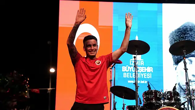 Tire FK, Sahneye Çıkarak Tire Halkına 'Biz Buradayız' Mesajı Verdi