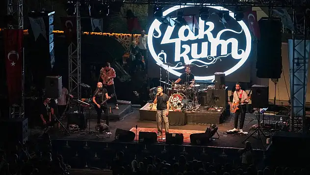 Tire'nin 4 Eylül Kurtuluş Coşkusu Gölet Şenlik Alanı'nda Yaşandı