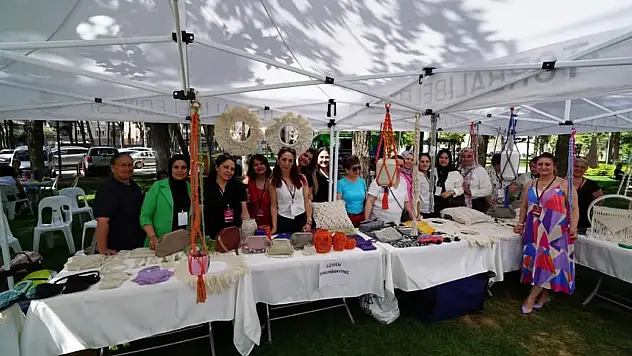 Torbalı'da Kadın Emeği Göz Kamaştırdı: TORKEM Kursları Yıl Sonu Sergisi Yoğun İlgi Gördü