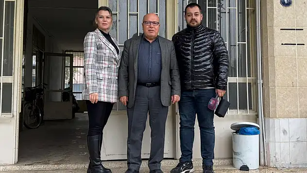 TV9 VE KÜÇÜK MENDERES GAZETESİ'NDEN ÖDEMİŞ MADENİ İŞLER, DEMİR & TORNACILAR, OTO TAMİRCİLERİ, SOĞUK DEMİRCİLER VE ELEKTRİKÇİLER ODASI BAŞKANI ALİ BOZKAN'A ZİYARET