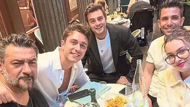 Ünlü oyuncuya Paris'te doğum günü sürprizi