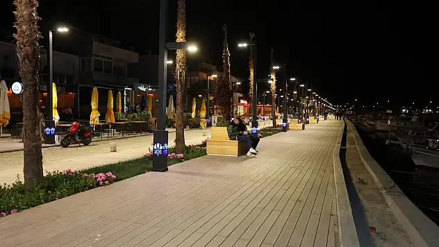 Urla'da Çeşmealtı ve İskele sahilleri düzenlendi