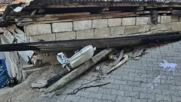Üzümlü Mahallesi'nde yangın sonrası karanlık ve moloz çilesi