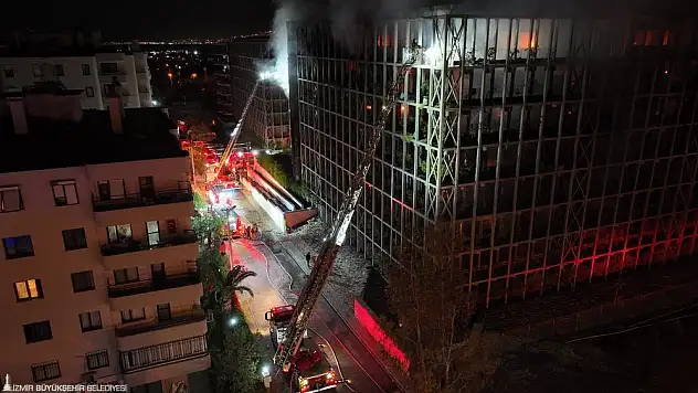 Yangına İtfaiye Ekipleri Canla Başla Müdahale Etti
