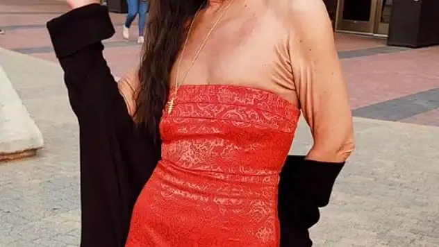 Yaşlı bir bedene hapsolmuş genç kadının