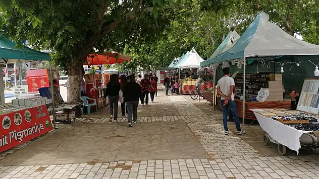 Yöresel Ürünler Pazarı Kiraz'da açıldı