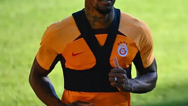 Zaha ve Bakambu, Galatasaray’da ile ilk antrenmanına çıktı