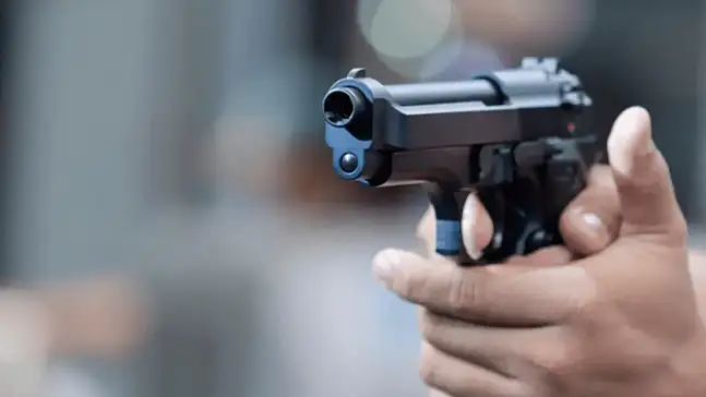 BAYINDIR'DA DENETİMLERDE RUHSATSIZ SİLAH VE KUMAR TESPİTİ