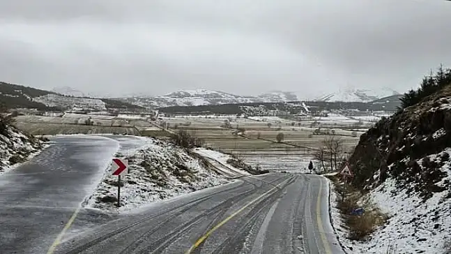 İZMİR'İN ZİRVESİNDE KIŞ ALARMI: EKİPLER SAHADA