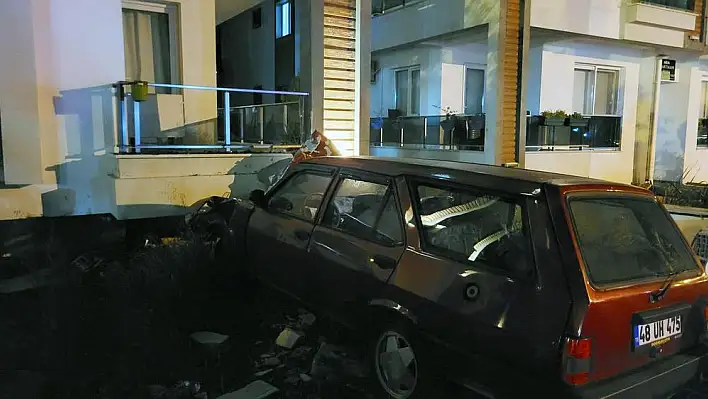 14 yaşındaki çocuk kaçırdığı arabayla kaza yaptı