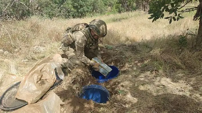 2 bin 160 adet makineli tüfek ele geçirildi