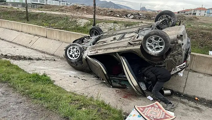 Afyon’da korkutan kaza… 2 yaralı