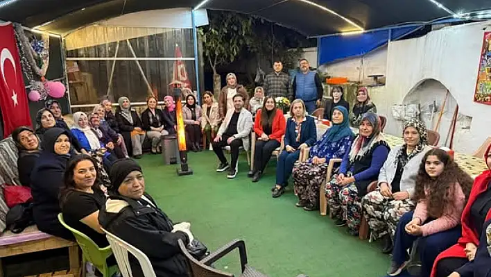 AK Parti İzmir Kadın Kolları İl Başkanı Emel Dalkıran Tire'de kadın çiftçilerle buluştu