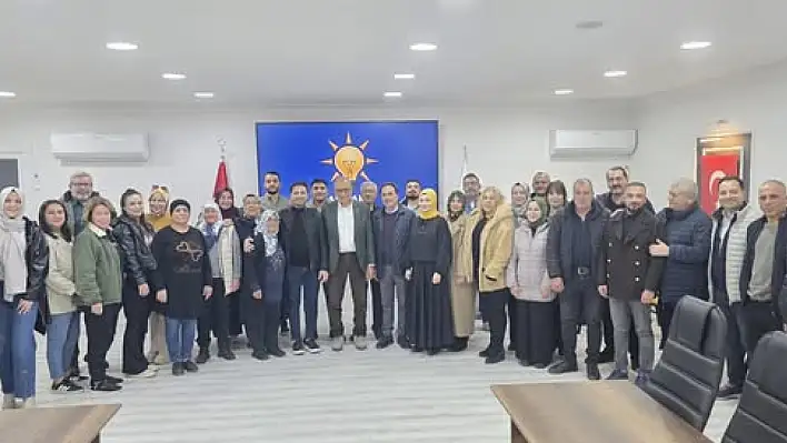 AK Parti Tire İlçe Teşkilatı Haftalık Yönetim Kurulu Toplantısını Gerçekleştirdi