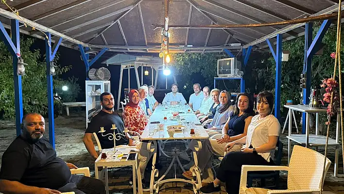 AK Parti Tire İlçe Yönetimi Haftalık Toplantısını Gerçekleştirdi