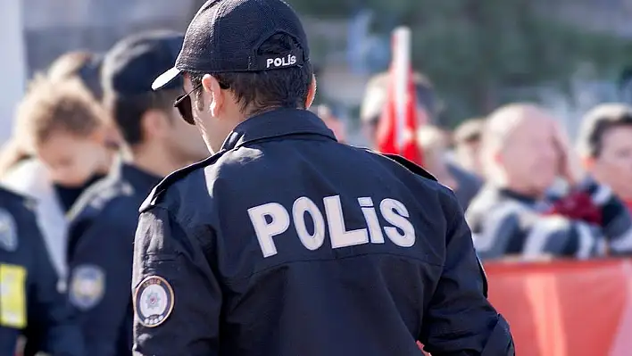 AK Partili milletvekilinin küfrettiği 2 polis memuru ihraç edildi