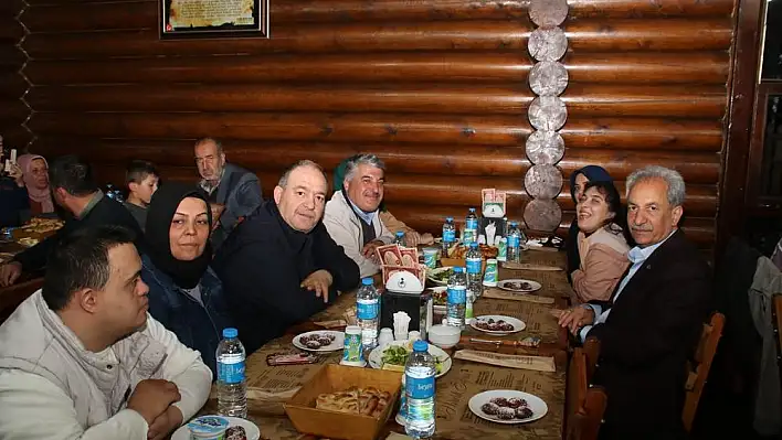 Akşehir belediye başkanı engellilerle buluştu