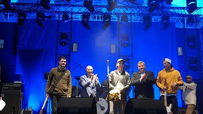 Alaçatı Ot Festivali’nde Duman rüzgarı