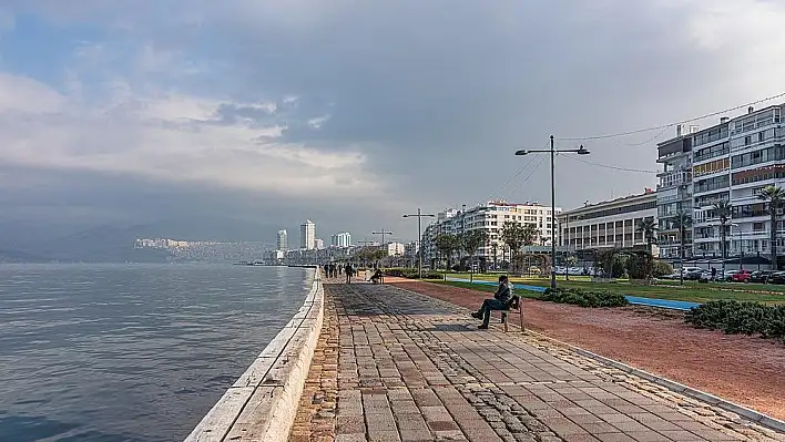 Alsancak’ta bıçaklı kavga