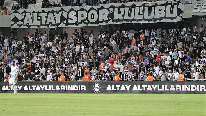 Altay'ın kombineleri satışa çıktı