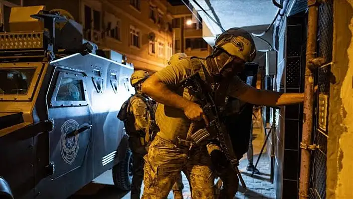 Altı İlde Suç Ağını Çözen Darbe: İzmir Ayağında da Gözaltılar Var