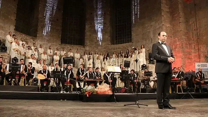 Antakya Medeniyetler Korosu'ndan 'Bir Kira Bir Yuva' desteği