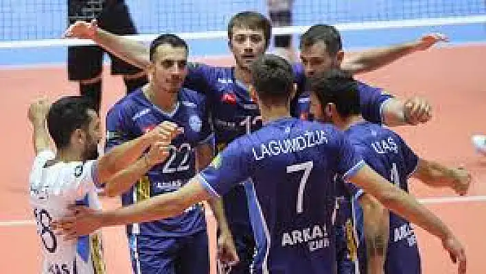 Arkas’lı voleybolcular sağlık kontrolünde