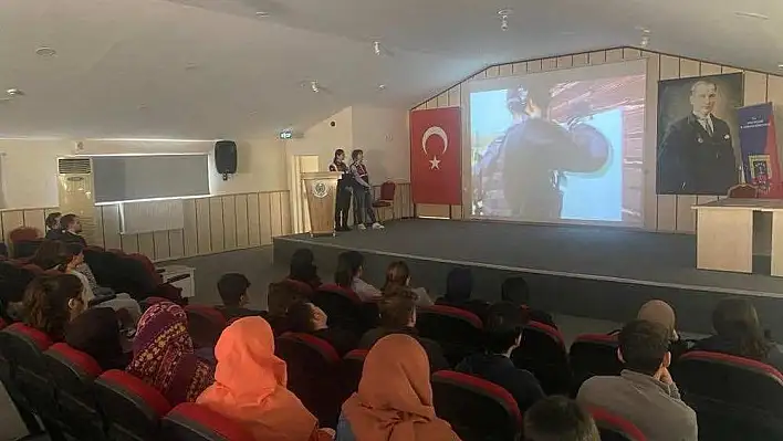 Aydın’da çocuklara siber zorbalık eğitimi verildi