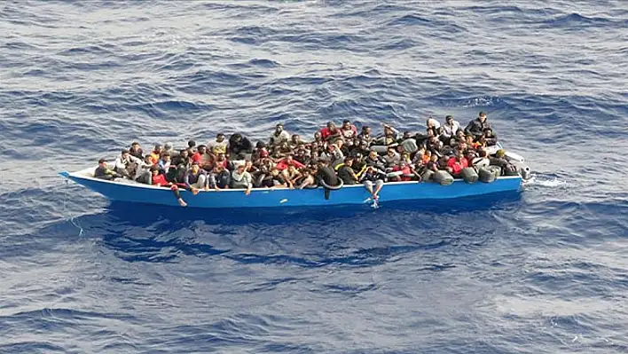 Ayvalık'ta 23 düzensiz göçmen yakalandı