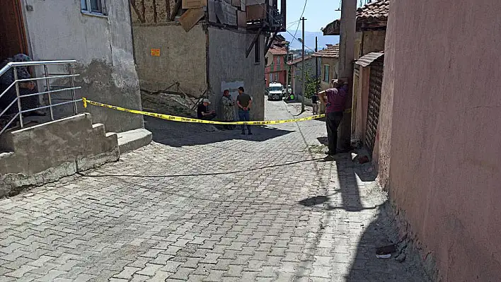 Bahçede polisin gömdüğü el bombaları aranıyor