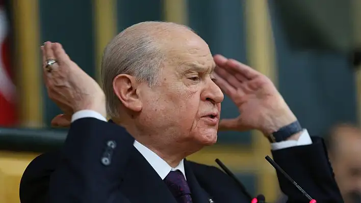 Bahçeli ‘S**kmeye kalksalar’ gafını Hatay’da düzeltti.