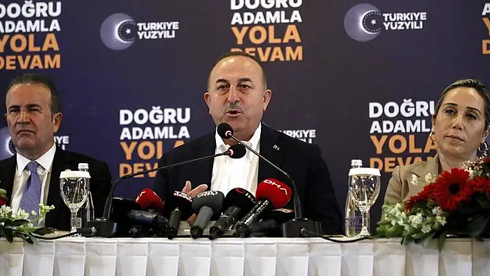 Bakan Çavuşoğlu: ‘Boş söylemlerle Rus turist gelmez’