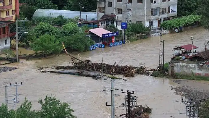 Bakanlar, sel bölgesine gidiyor