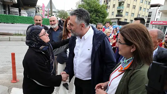 Başkan Sandal, Osmangazi'de vatandaşları ziyaret etti