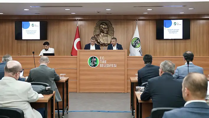 Başkan Tugay, Tire'de Bürokratlarla ve Muhtarlarla Bir Araya Geldi