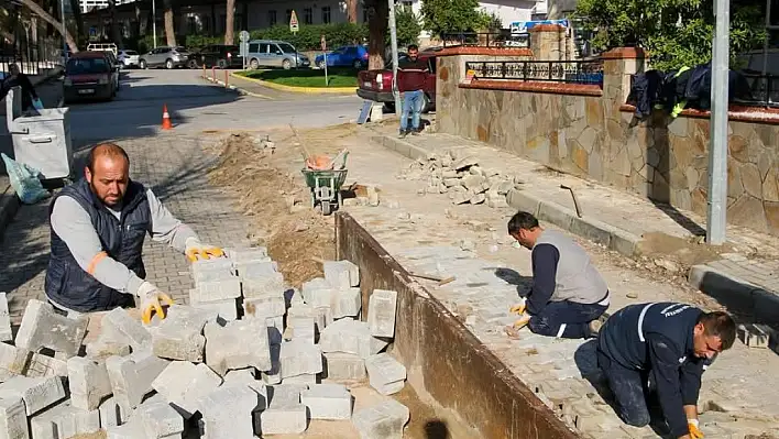 Bayındır Belediyesi Yol Bakım Çalışmalarına Hız Kesmeden Devam Ediyor